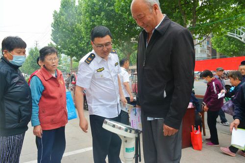 區市場監管局 精準計量助力民生健康 數據處理服務為民辦實事